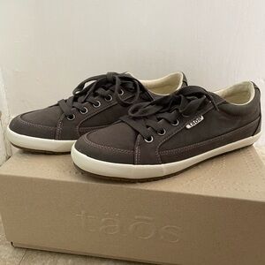 Taos Footwear Women’s Graphite Casual Sneakers